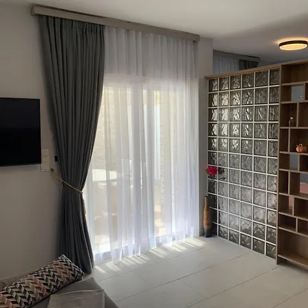 Relax 50m From The Sea Apartment Loutráki